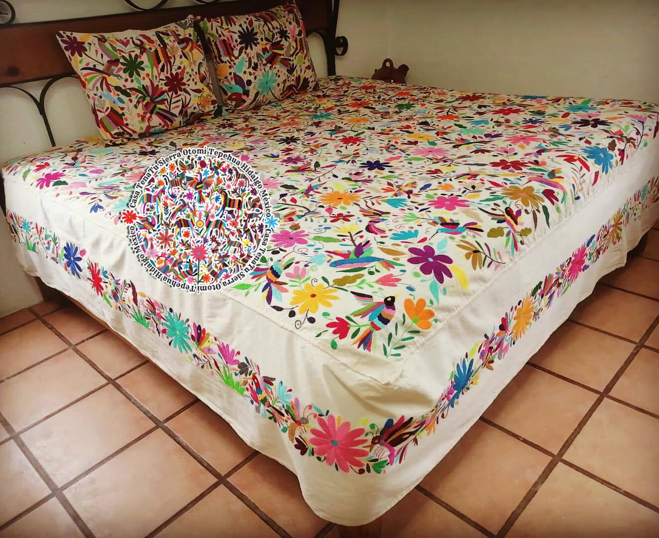 Cubrecama Otomí King size con sin plisado olán (sobre pedido)