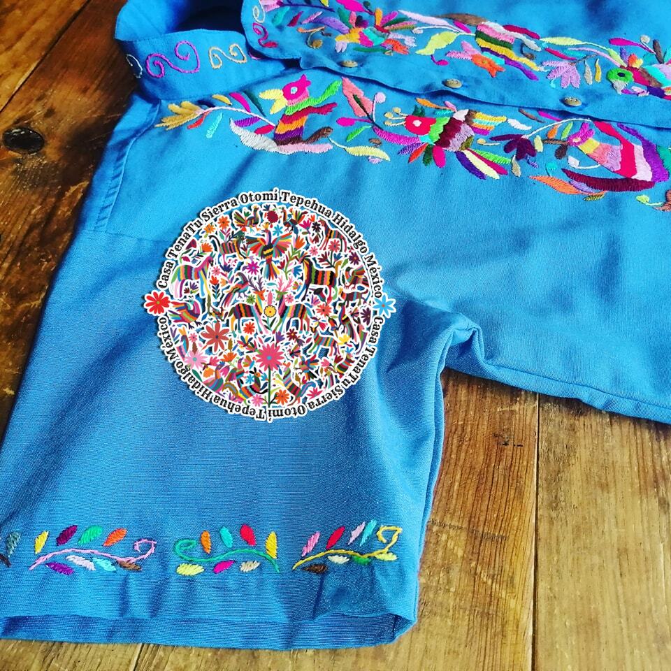 Guayabera azul multicolor Otomí para caballero