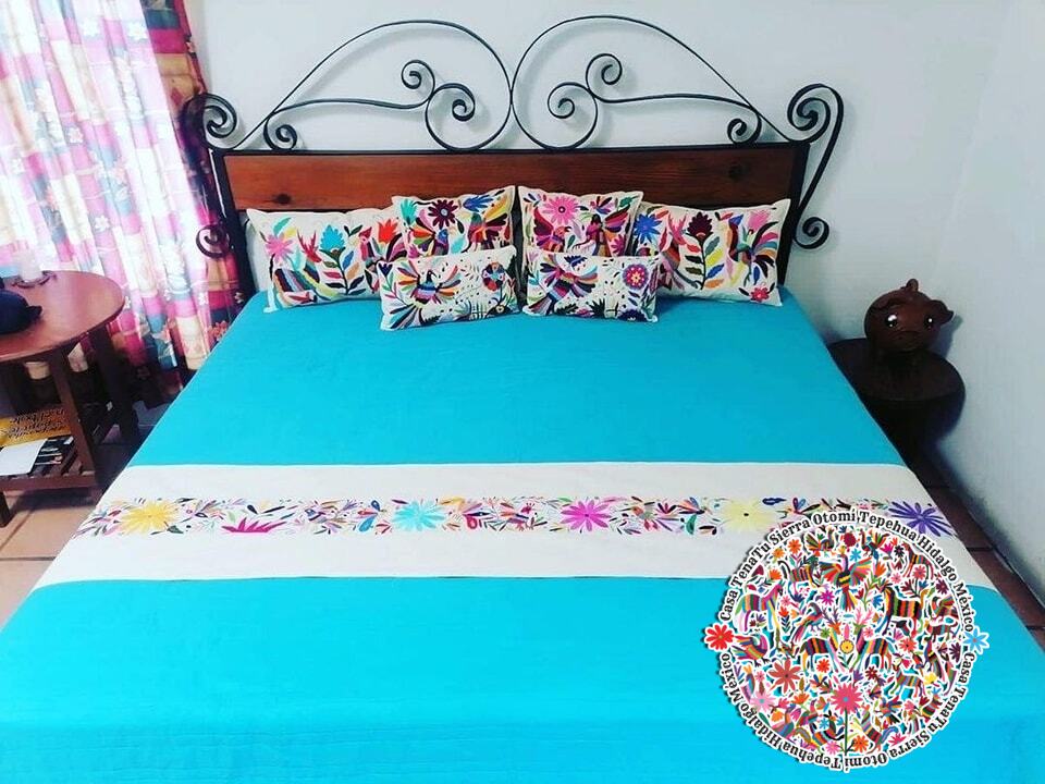 Juego de pie de cama Otomí con fundas