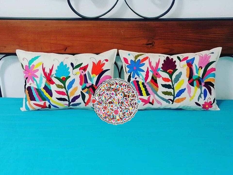Juego de pie de cama Otomí con fundas