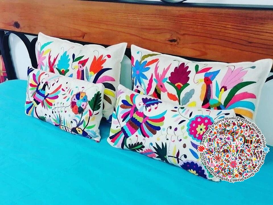 Juego de pie de cama Otomí con fundas