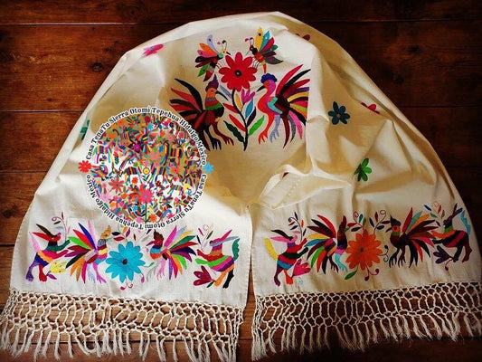 Rebozo otomí gallos y flores (sobre pedido)