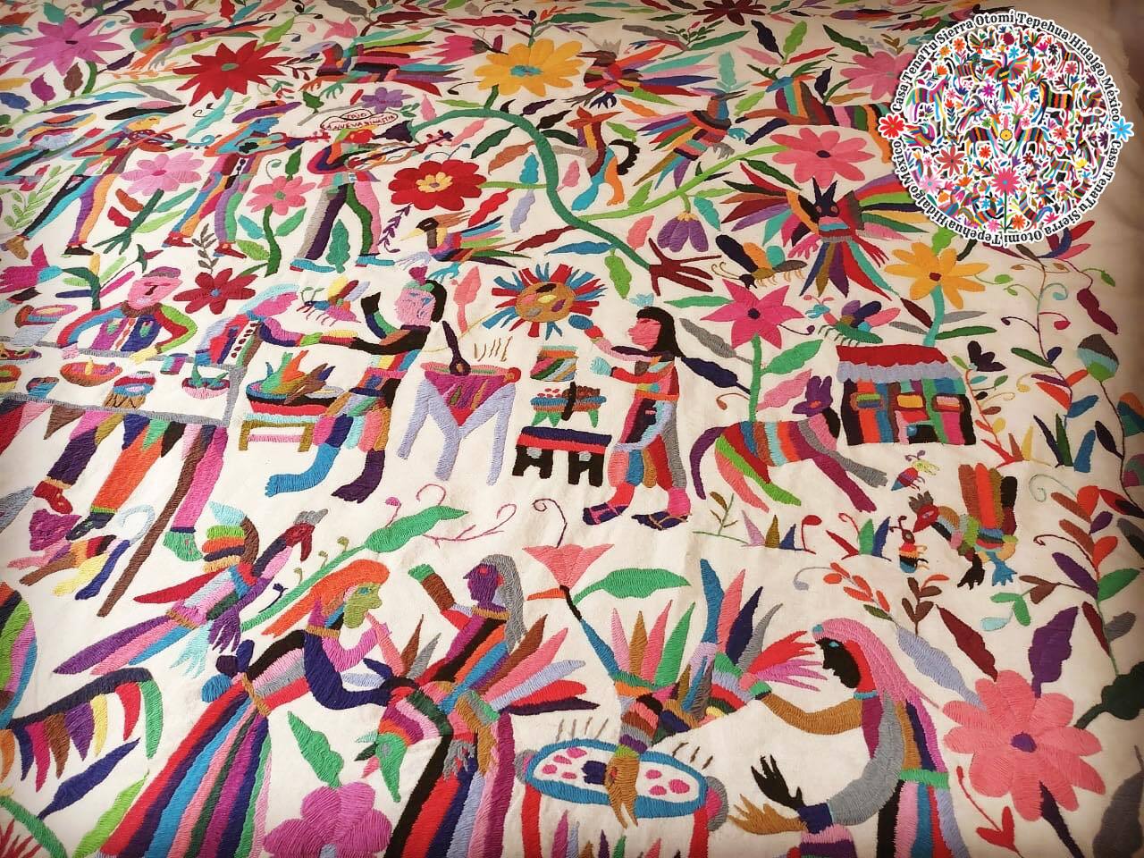 Lienzo multicolor TenaTu de 190 x 190 cm Cosmovisión Otomí (sobre pedido)