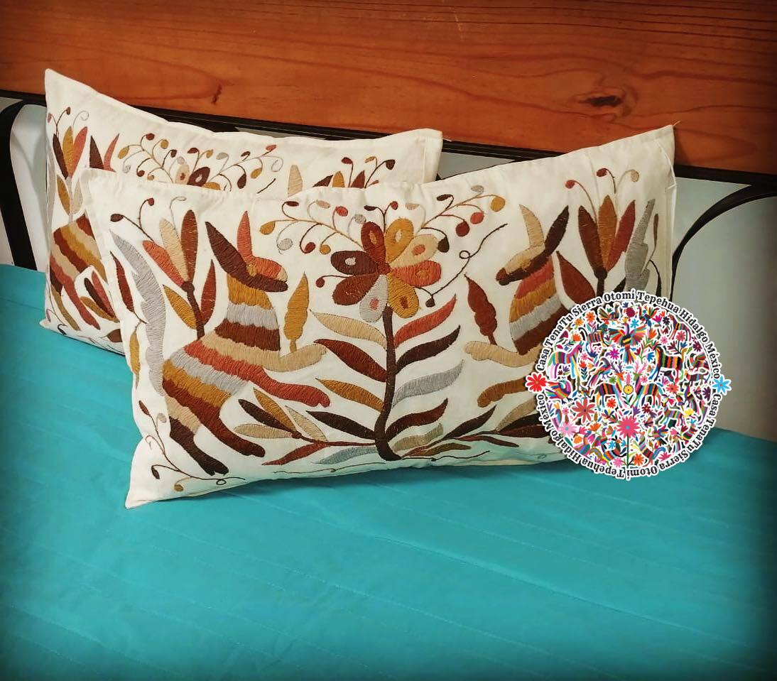 Par de Fundas Otomíes en tonos cafés 60 x 37 cm (bajo pedido)