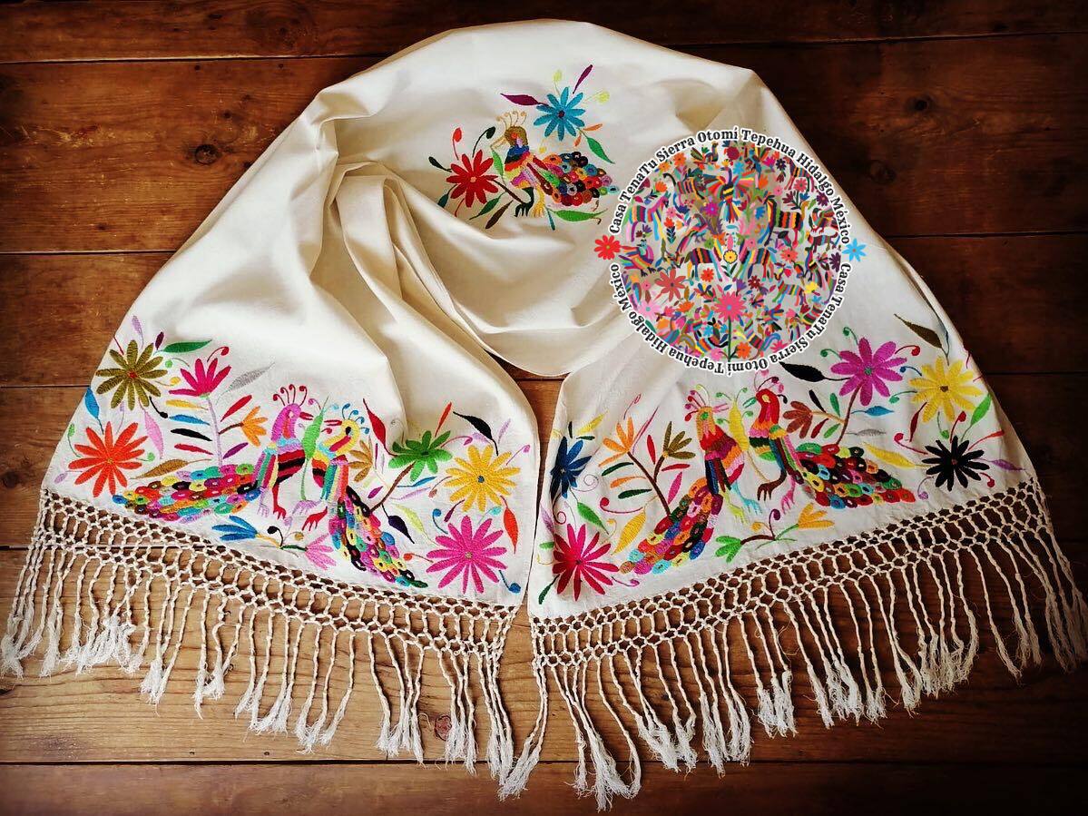 Rebozo bordado a mano Otomi pavoreal multicolor (sobre pedido)