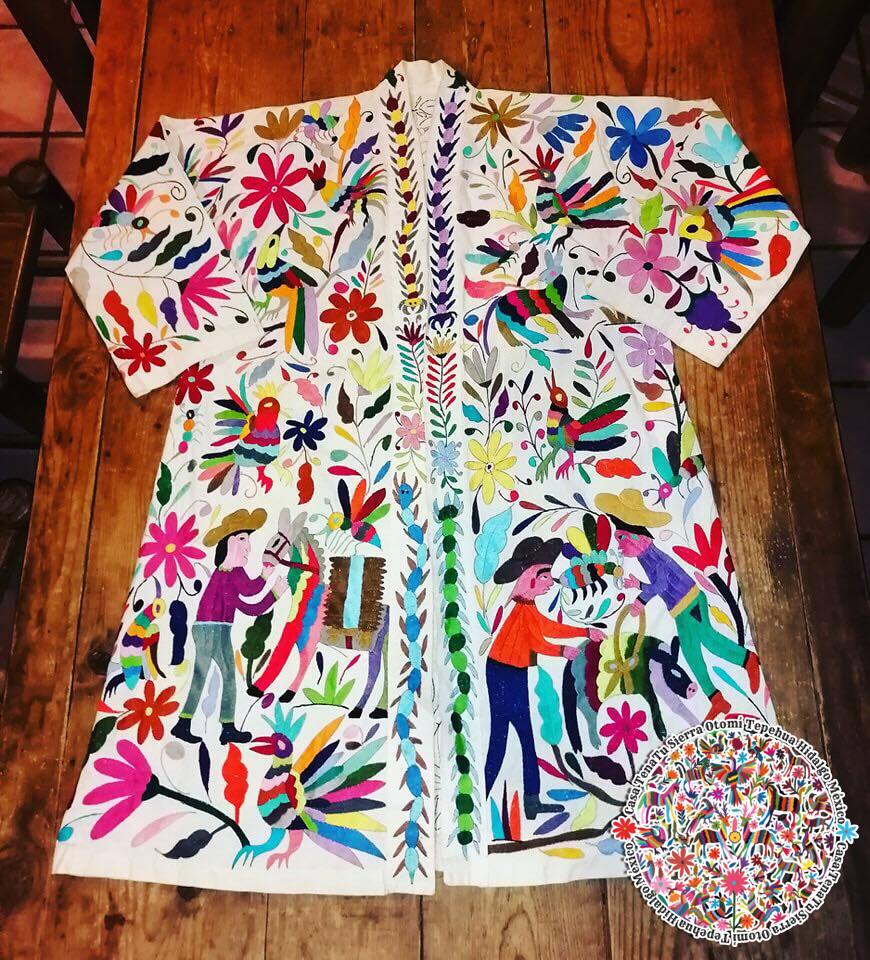 Kimono Otomi bordado a mano (sobre pedido)