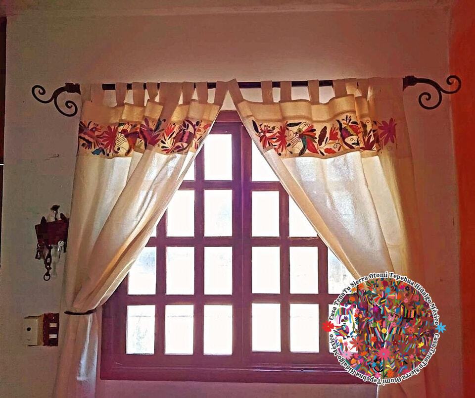 Juego de cortinas con bordado Otomí "DISPONIBLES"