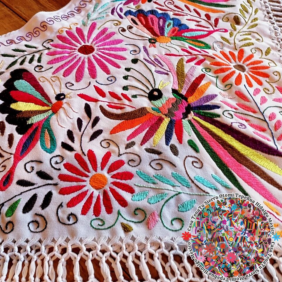 Hermoso Quexquémitl Multicolor Bordado Otomí "BAJO PEDIDO"