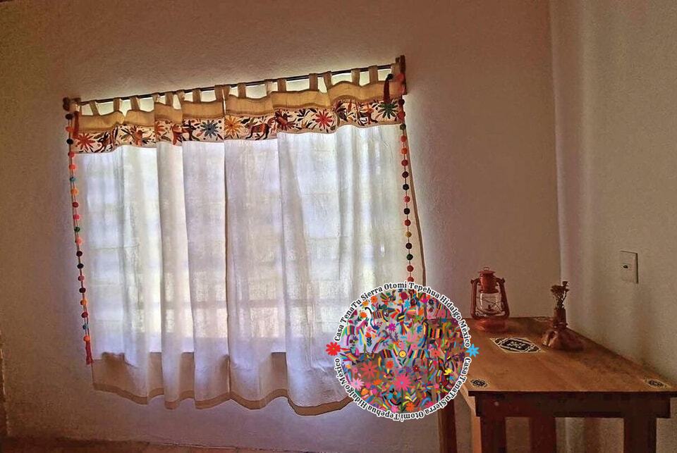 Juego de cortinas con bordado Otomí "DISPONIBLES"