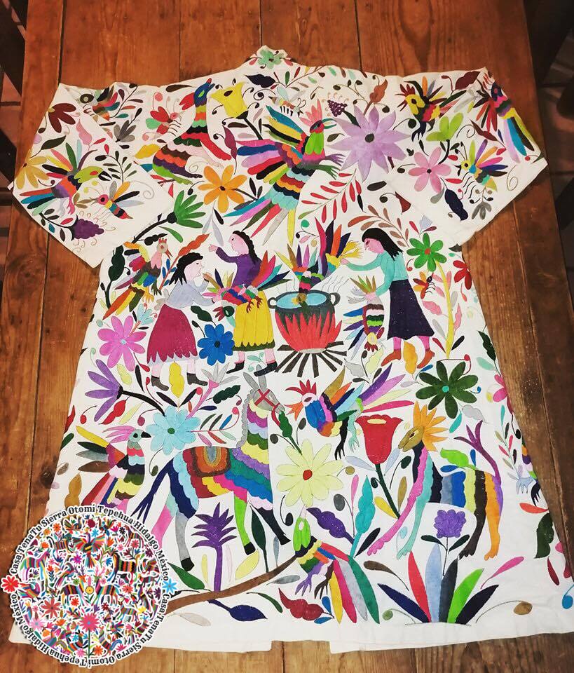 Kimono Otomi bordado a mano (sobre pedido)