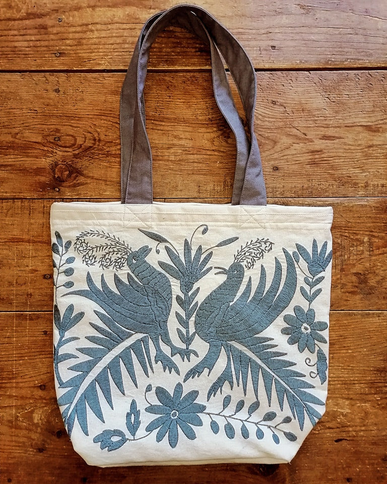 Bolsos con bordado Otomi. DISPONIBLES