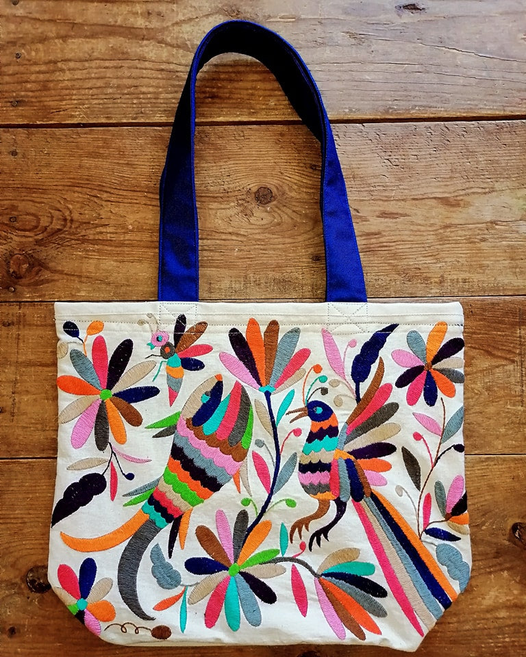 Bolsos con bordado Otomi. DISPONIBLES