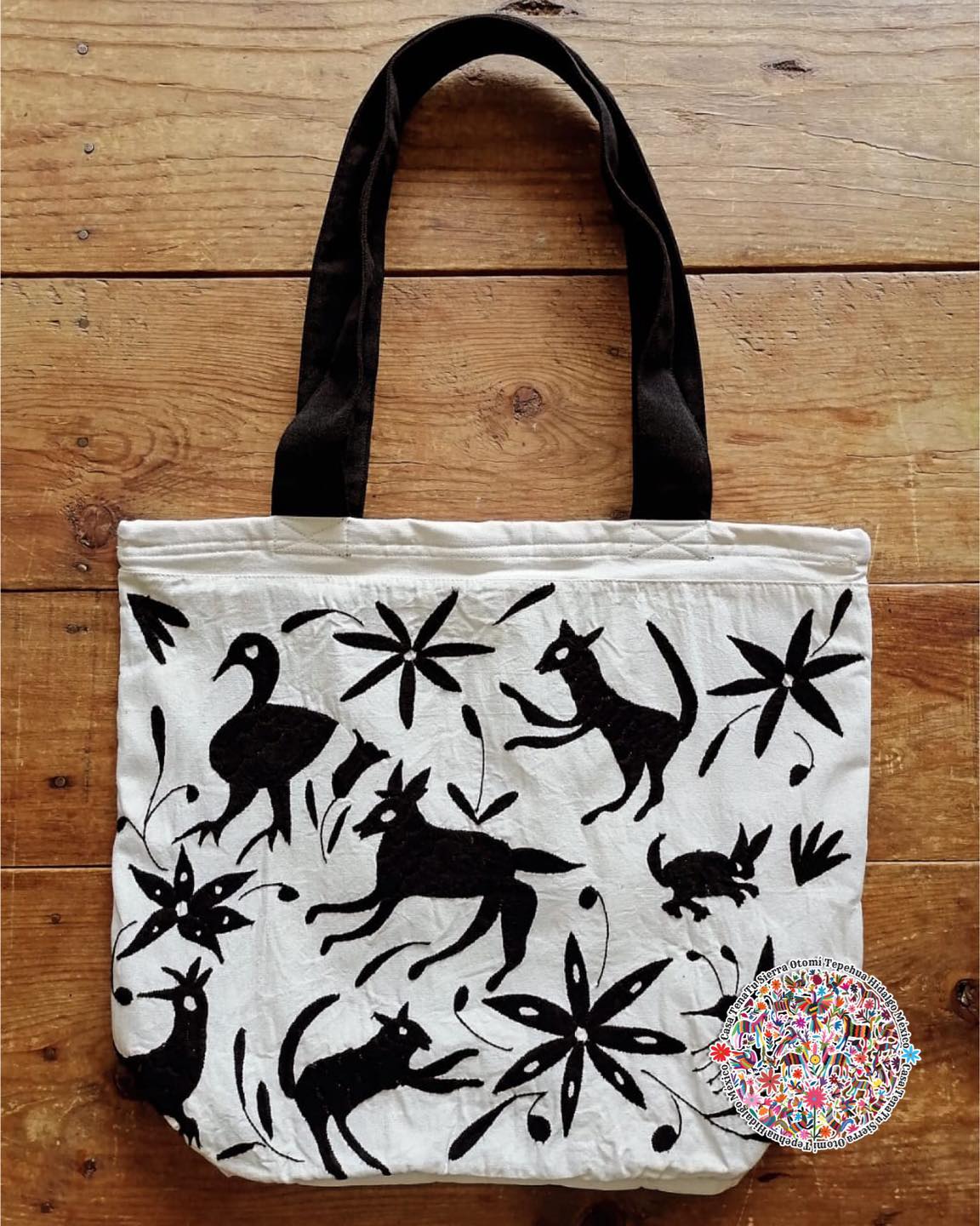 Bolsos con bordado Otomi. DISPONIBLES