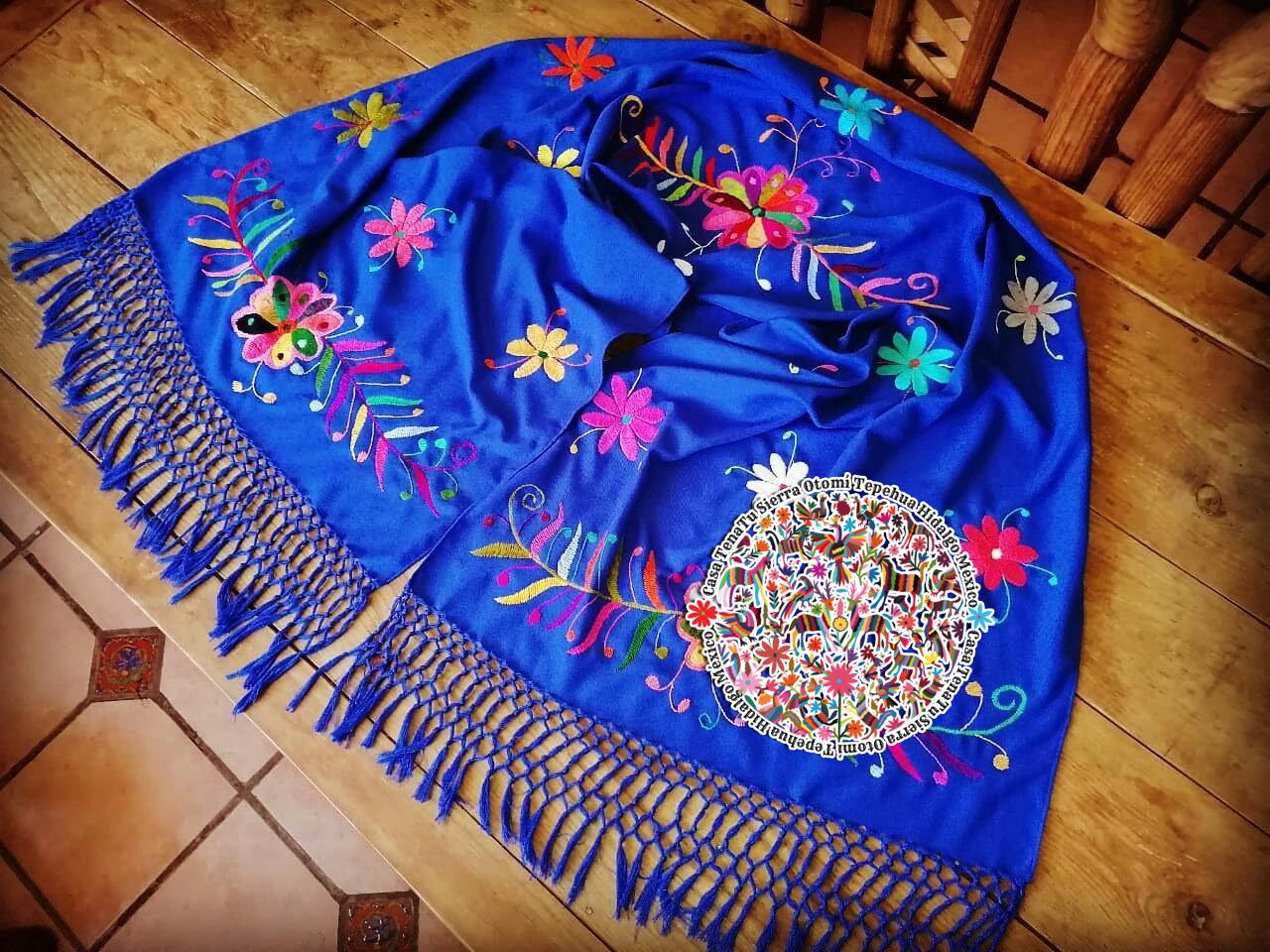 Rebozo bordado flores Otomís lino azul (sobre pedido)