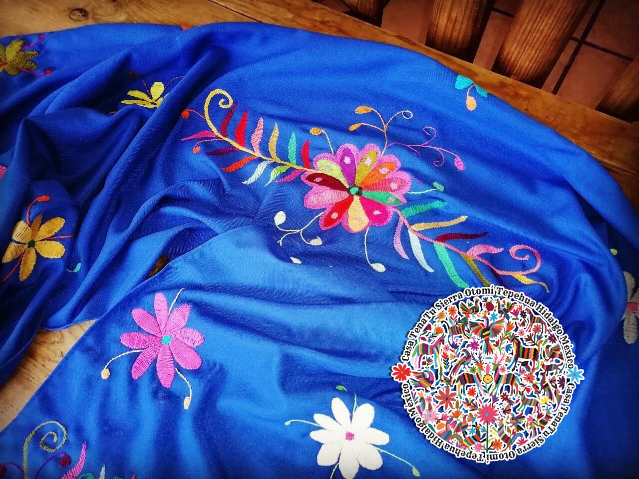 Rebozo bordado flores Otomís lino azul (sobre pedido)