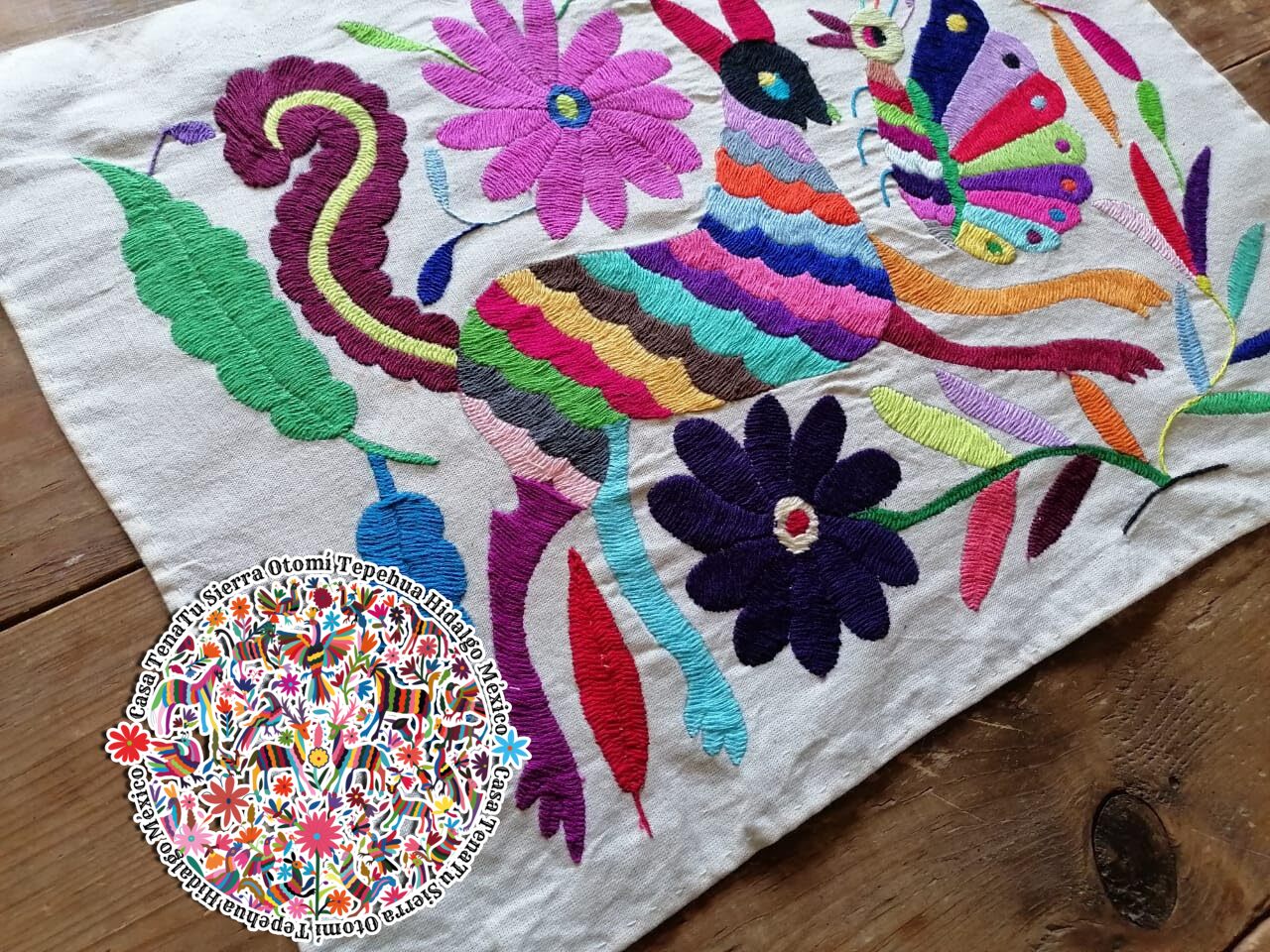 Hermoso lienzo (Fauna Multicolor) Bordado Otomí, 100% Mexicano (existencias similares)