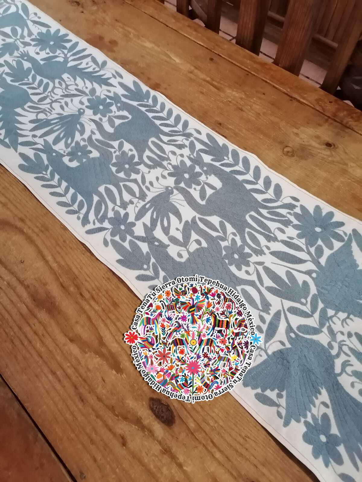 Camino de mesa gris 190 cm x 40 cm bordado Otomí BAJO PEDIDO