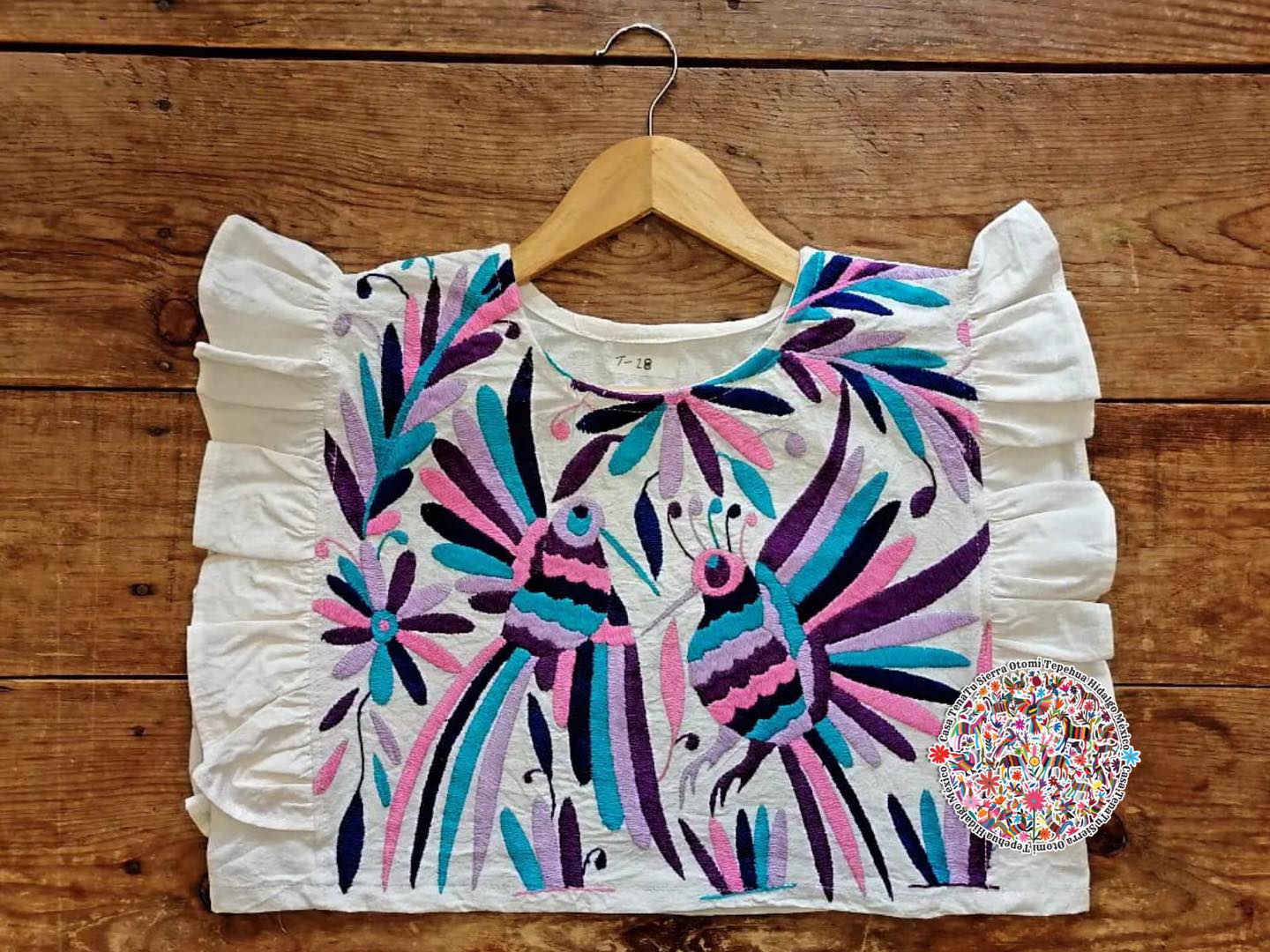 Hermosa blusa bordado Otomí hilos tonos especial.