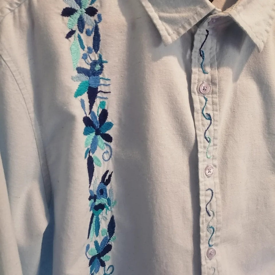 Camisa de lino azul OTOMÍ de algodón, bordada con hilos azules. "bajo pedido"