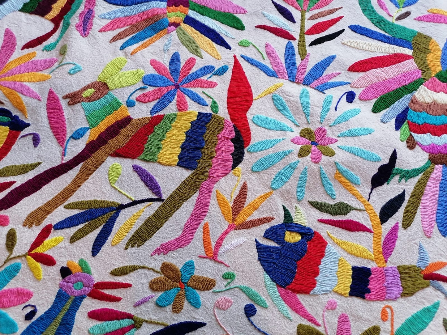 Bordado OTOMÍ hilos multicolor de 1 x 1 Metro "DISPONIBLE colores similares"