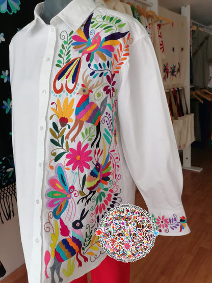 Hermosa camisa blanca para dama, bordado Otomí