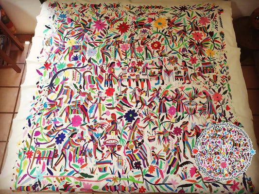 Lienzo multicolor TenaTu de 190 x 190 cm Cosmovisión Otomí (sobre pedido)