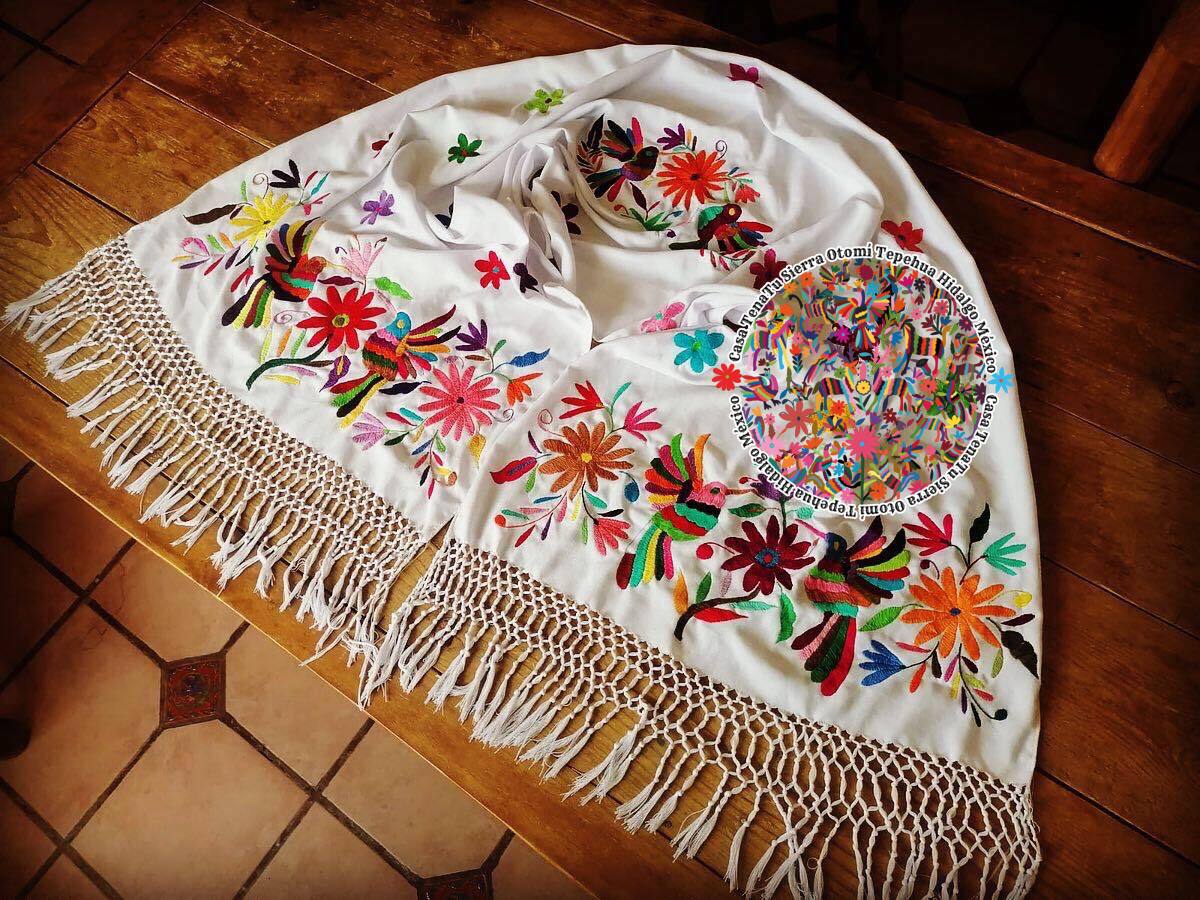 Rebozo otomí Colibríes bordados (sobre pedido)