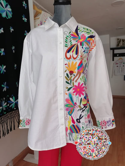 Hermosa camisa blanca para dama, bordado Otomí