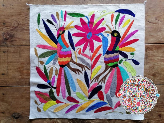 Hermoso lienzo (Pajaros Multicolor) Bordado Otomi, 100% Mexicano (sobre pedido)