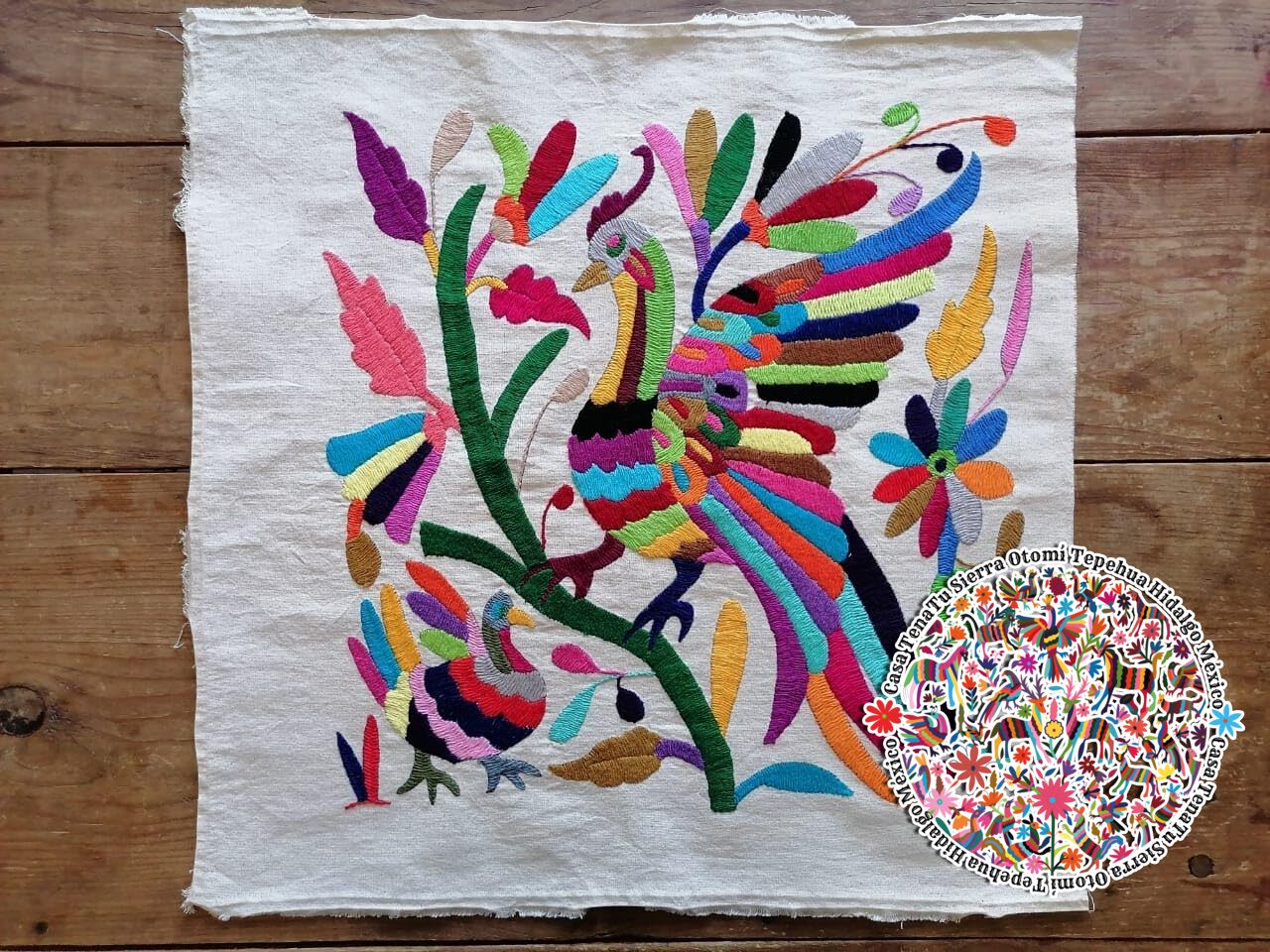 Lienzo multicolor Otomi bordado a mano 46 x 46 cm (sobre pedido)