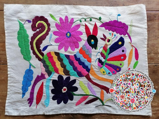 Hermoso lienzo (Fauna Multicolor) Bordado Otomi, 100% Mexicano (sobre pedido)