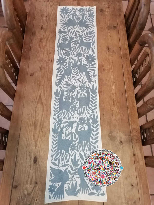 Camino de mesa gris 190 cm x 40 cm bordado Otomí BAJO PEDIDO